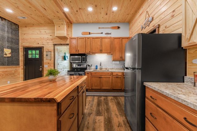 4895 Webbs Camp Rd, Walling, TN 38587