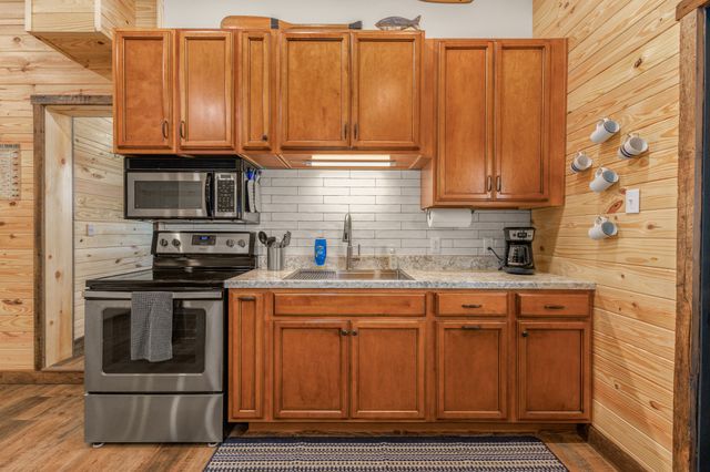 4895 Webbs Camp Rd, Walling, TN 38587