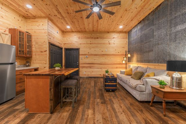 4895 Webbs Camp Rd, Walling, TN 38587