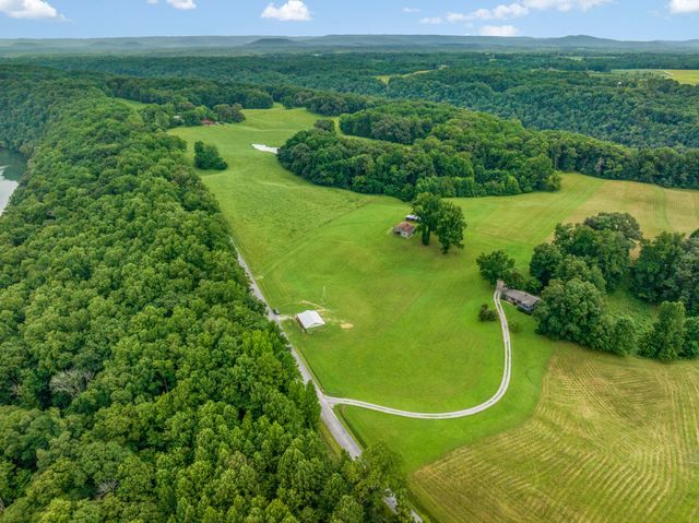 4895 Webbs Camp Rd, Walling, TN 38587