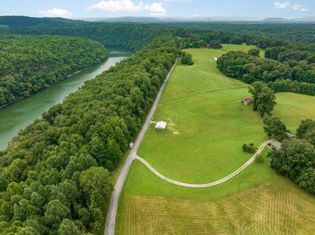 4895 Webbs Camp Rd, Walling, TN 38587