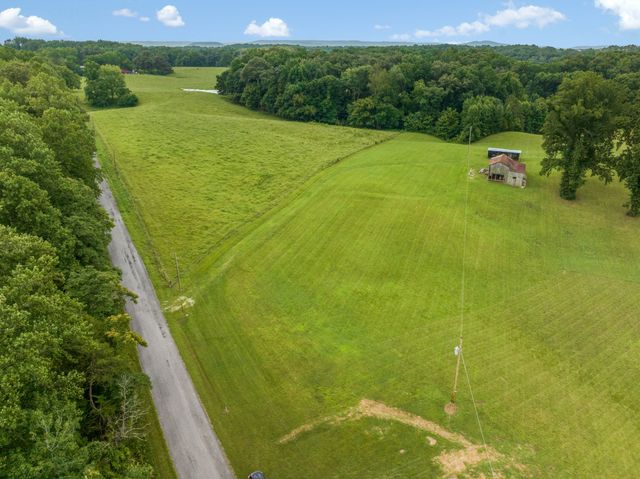 4895 Webbs Camp Rd, Walling, TN 38587