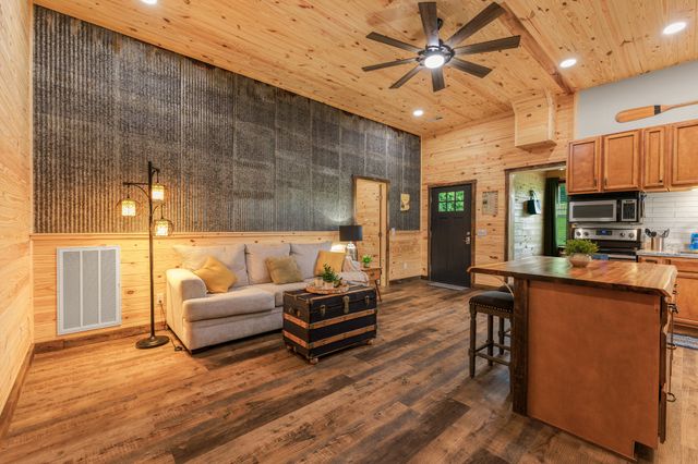 4895 Webbs Camp Rd, Walling, TN 38587