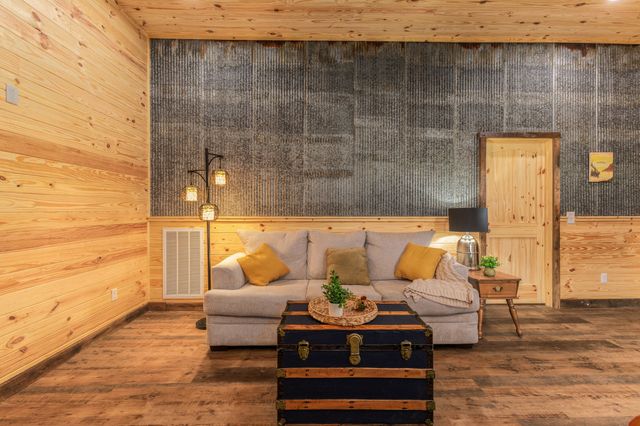 4895 Webbs Camp Rd, Walling, TN 38587