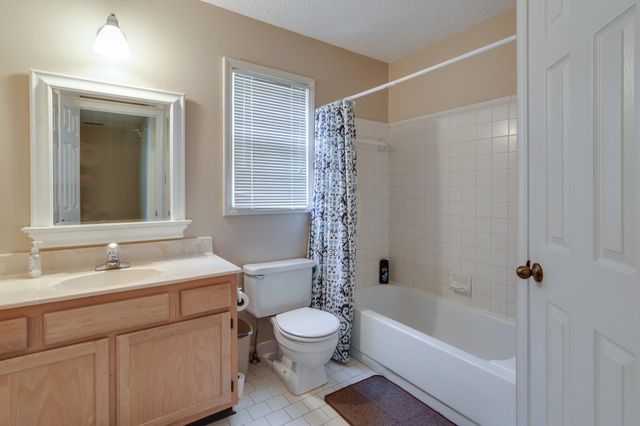 8747 CEDAR MILLS CIR, Memphis, TN 38016