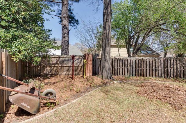 8747 CEDAR MILLS CIR, Memphis, TN 38016