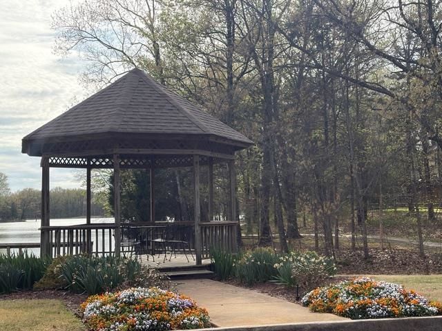 8747 CEDAR MILLS CIR, Memphis, TN 38016