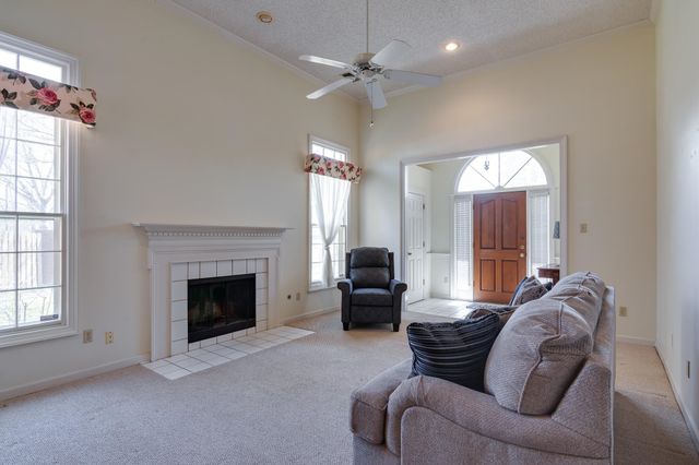 8747 CEDAR MILLS CIR, Memphis, TN 38016