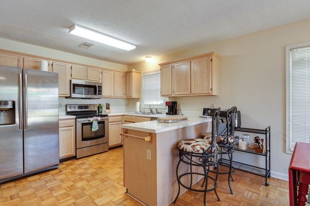 8747 CEDAR MILLS CIR, Memphis, TN 38016