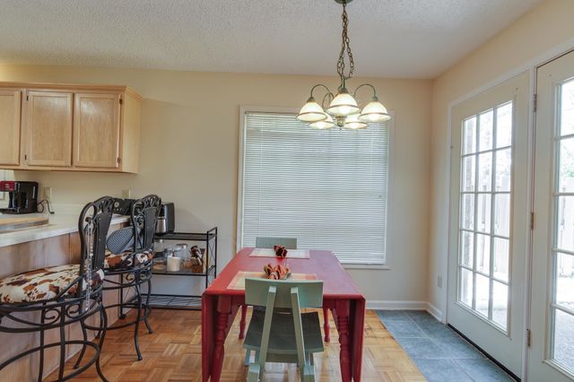 8747 CEDAR MILLS CIR, Memphis, TN 38016