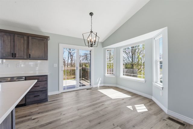 804 S Hedgewood, Andover, KS 67002