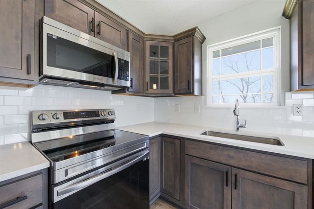 804 S Hedgewood, Andover, KS 67002