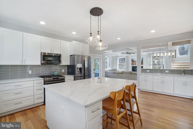 3731 DUKE ST, Alexandria, VA 22304