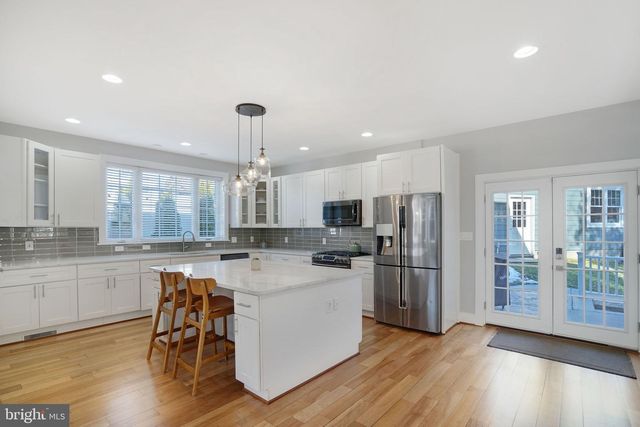 3731 DUKE ST, Alexandria, VA 22304