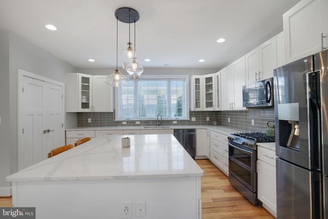 3731 DUKE ST, Alexandria, VA 22304