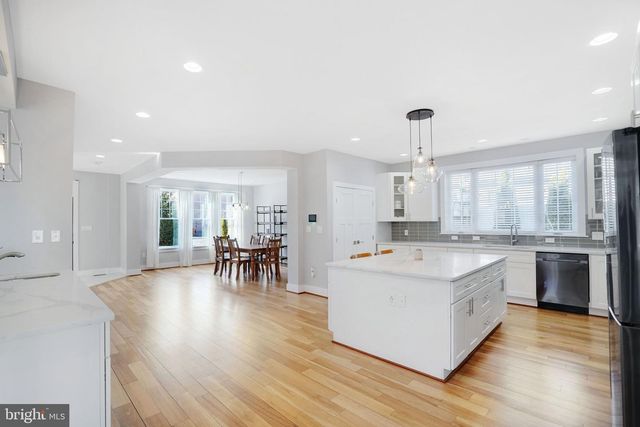 3731 DUKE ST, Alexandria, VA 22304