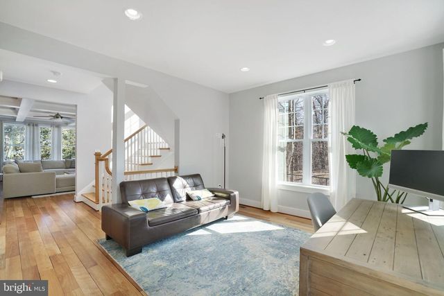 3731 DUKE ST, Alexandria, VA 22304