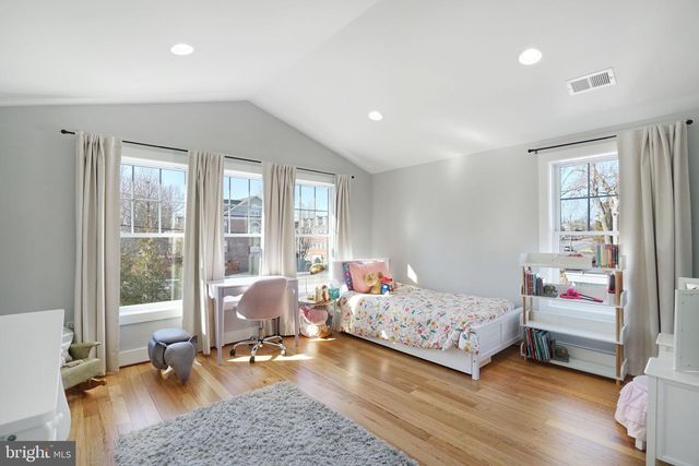 3731 DUKE ST, Alexandria, VA 22304