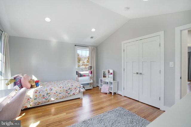 3731 DUKE ST, Alexandria, VA 22304