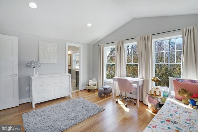 3731 DUKE ST, Alexandria, VA 22304