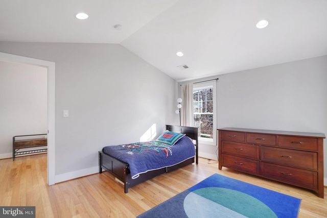 3731 DUKE ST, Alexandria, VA 22304