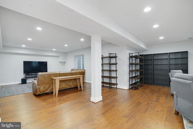 3731 DUKE ST, Alexandria, VA 22304