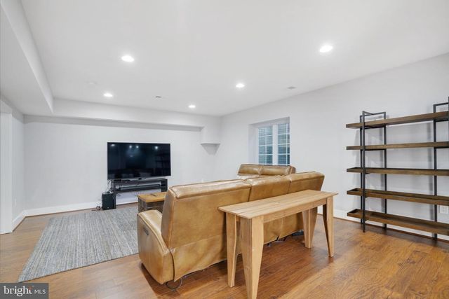 3731 DUKE ST, Alexandria, VA 22304