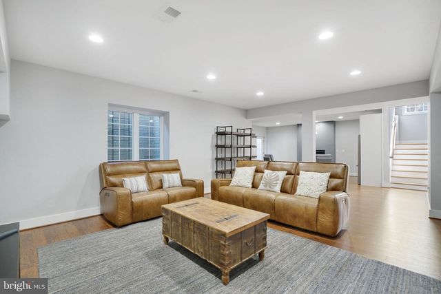 3731 DUKE ST, Alexandria, VA 22304