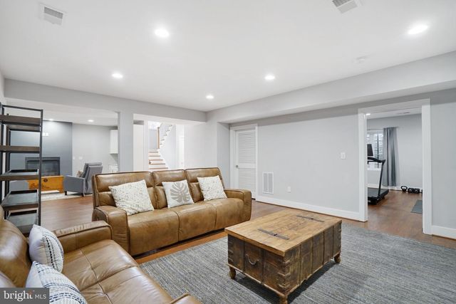 3731 DUKE ST, Alexandria, VA 22304