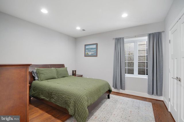 3731 DUKE ST, Alexandria, VA 22304