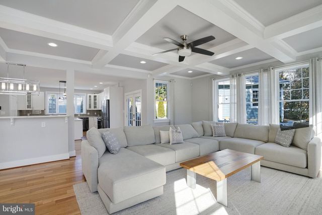 3731 DUKE ST, Alexandria, VA 22304