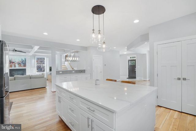 3731 DUKE ST, Alexandria, VA 22304