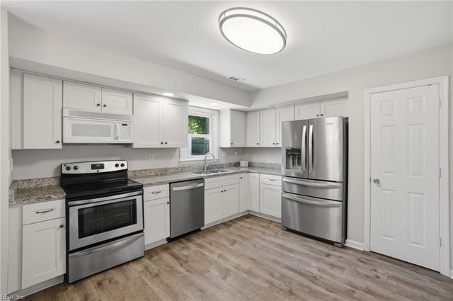 1697 Gallery AVE, Virginia Beach, VA 23454