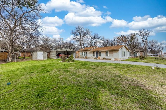 205 Saddle Road, White Settlement, TX 76108