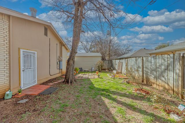 205 Saddle Road, White Settlement, TX 76108