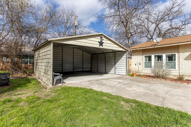 205 Saddle Road, White Settlement, TX 76108