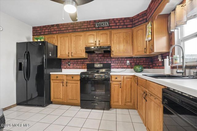 33 Monmouth Avenue, North Middletown, NJ 07748