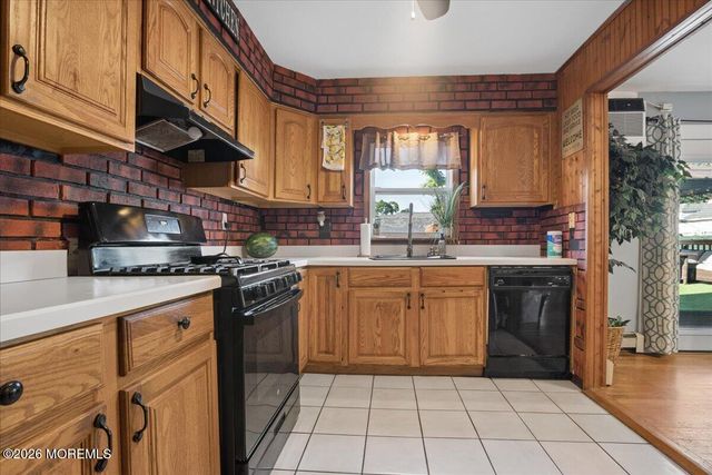 33 Monmouth Avenue, North Middletown, NJ 07748