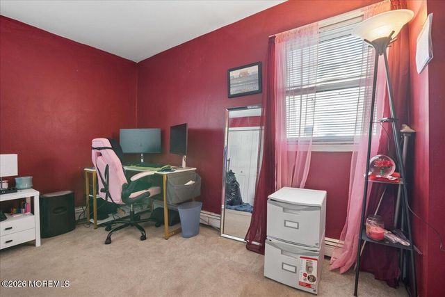 33 Monmouth Avenue, North Middletown, NJ 07748