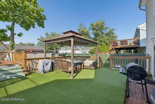 33 Monmouth Avenue, North Middletown, NJ 07748