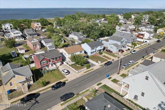 33 Monmouth Avenue, North Middletown, NJ 07748