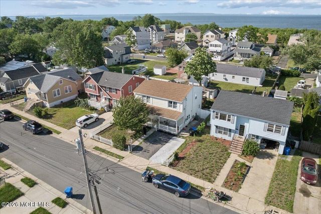 33 Monmouth Avenue, North Middletown, NJ 07748