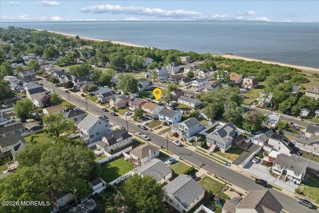 33 Monmouth Avenue, North Middletown, NJ 07748