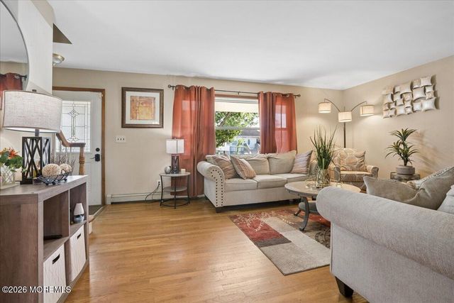 33 Monmouth Avenue, North Middletown, NJ 07748