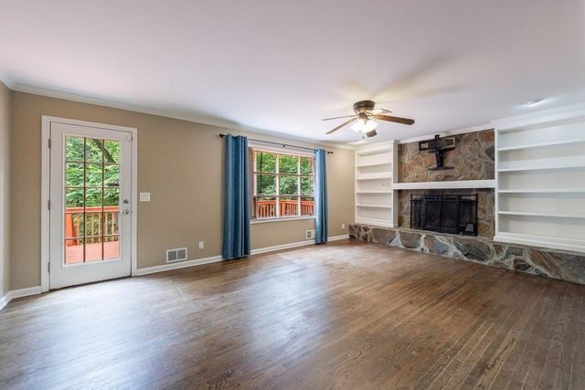 10565 Shallowford Road, Roswell, GA 30075