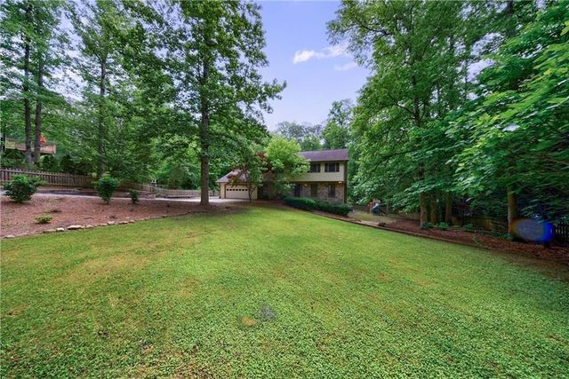 10565 Shallowford Road, Roswell, GA 30075