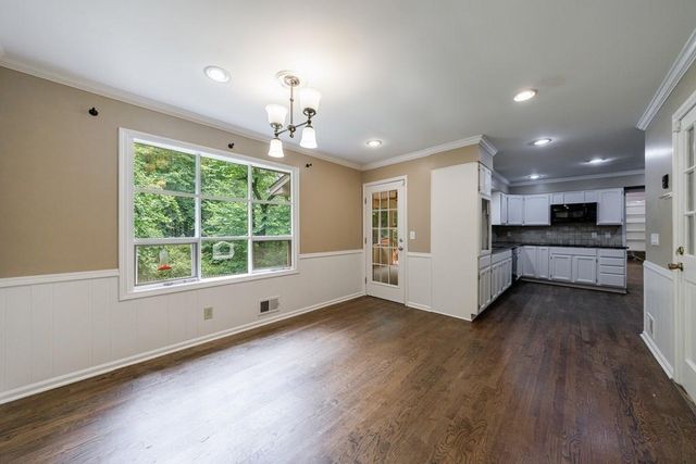 10565 Shallowford Road, Roswell, GA 30075