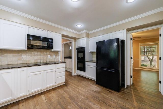 10565 Shallowford Road, Roswell, GA 30075