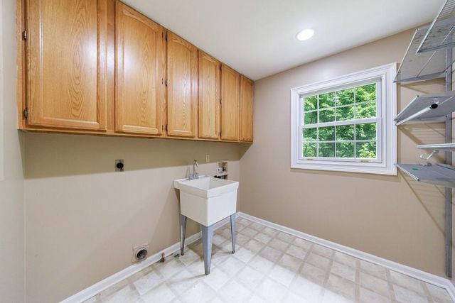 10565 Shallowford Road, Roswell, GA 30075