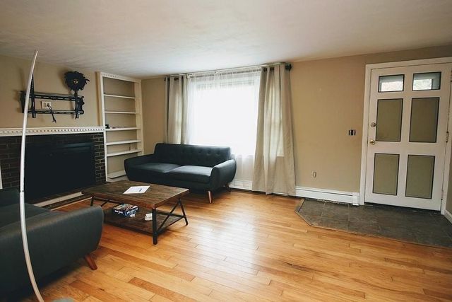 17 Janet Cir, Shrewsbury, MA 01545